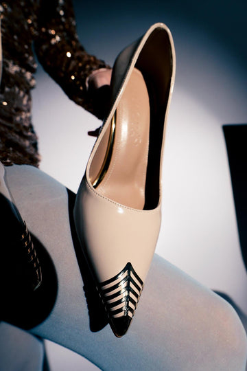 Carly Ten Gold Detailed Pointed Toe Thin Heel Shoes