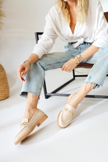Lise Lott Ten Patent Leather Buckle Detailed Casual Shoes