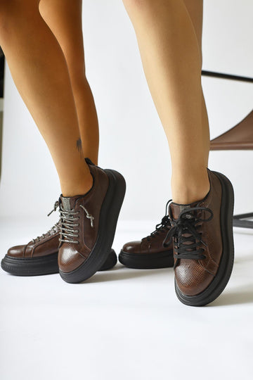 Shake Coffee Stone Detailed Sneakers (With Shiny Laces Gift)