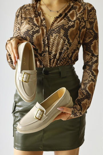 Arnesa Beige Patent Leather Buckle Detailed Casual Shoes