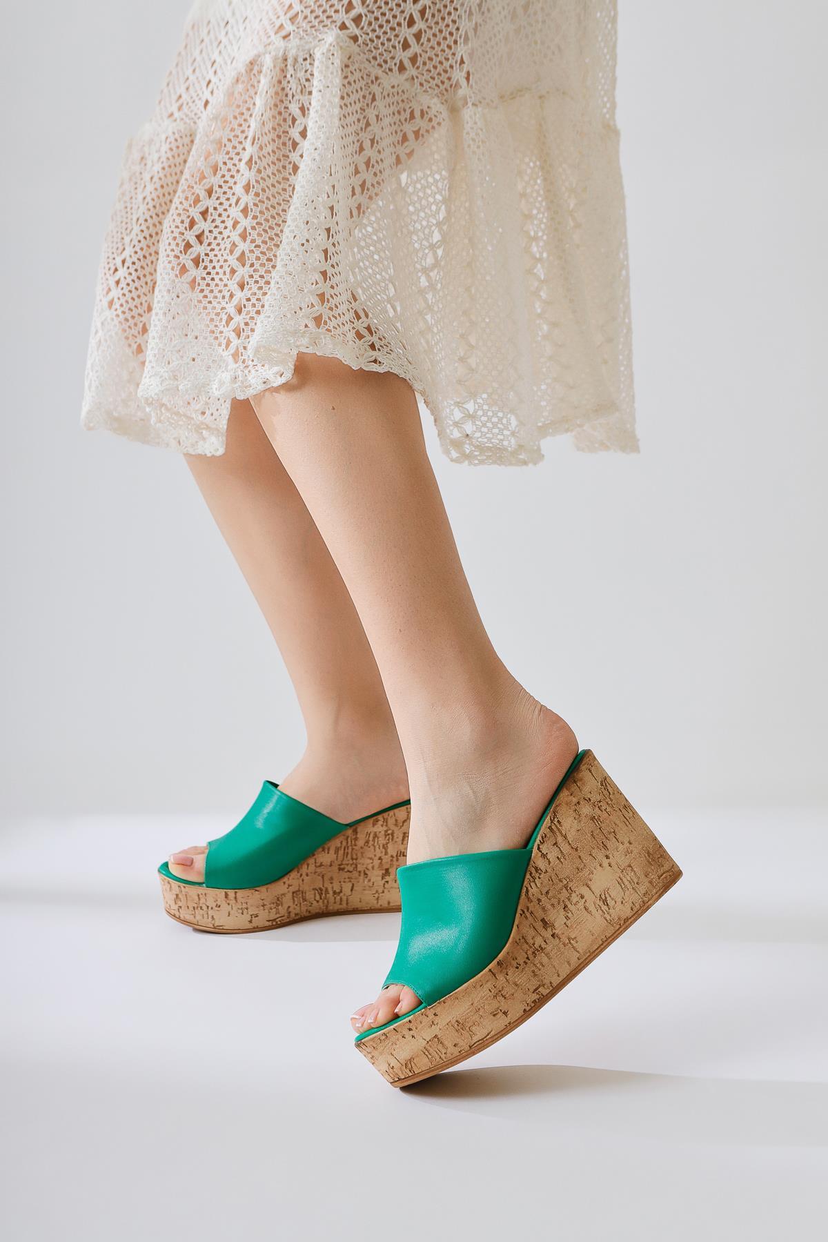 Riya Grüne Dicke Korksohlen-Sandalen