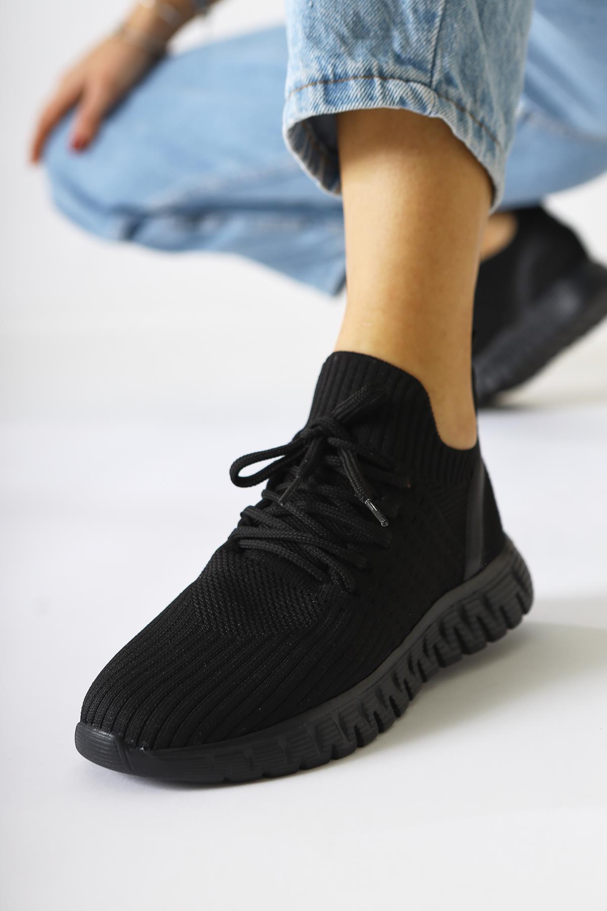 Astera Black Lace-Up Knitted Women's Sneakers