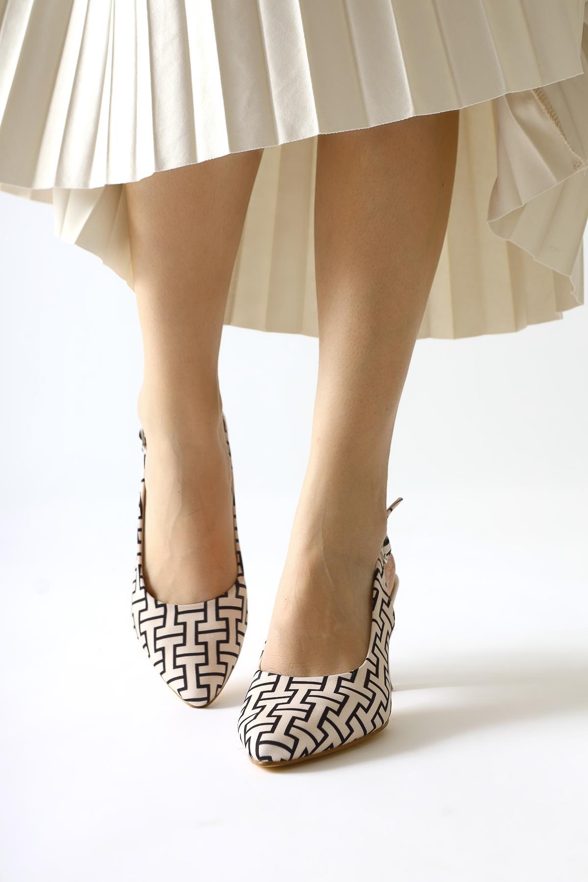 Ernesa Beige Geometric Patterned High Heel Shoes
