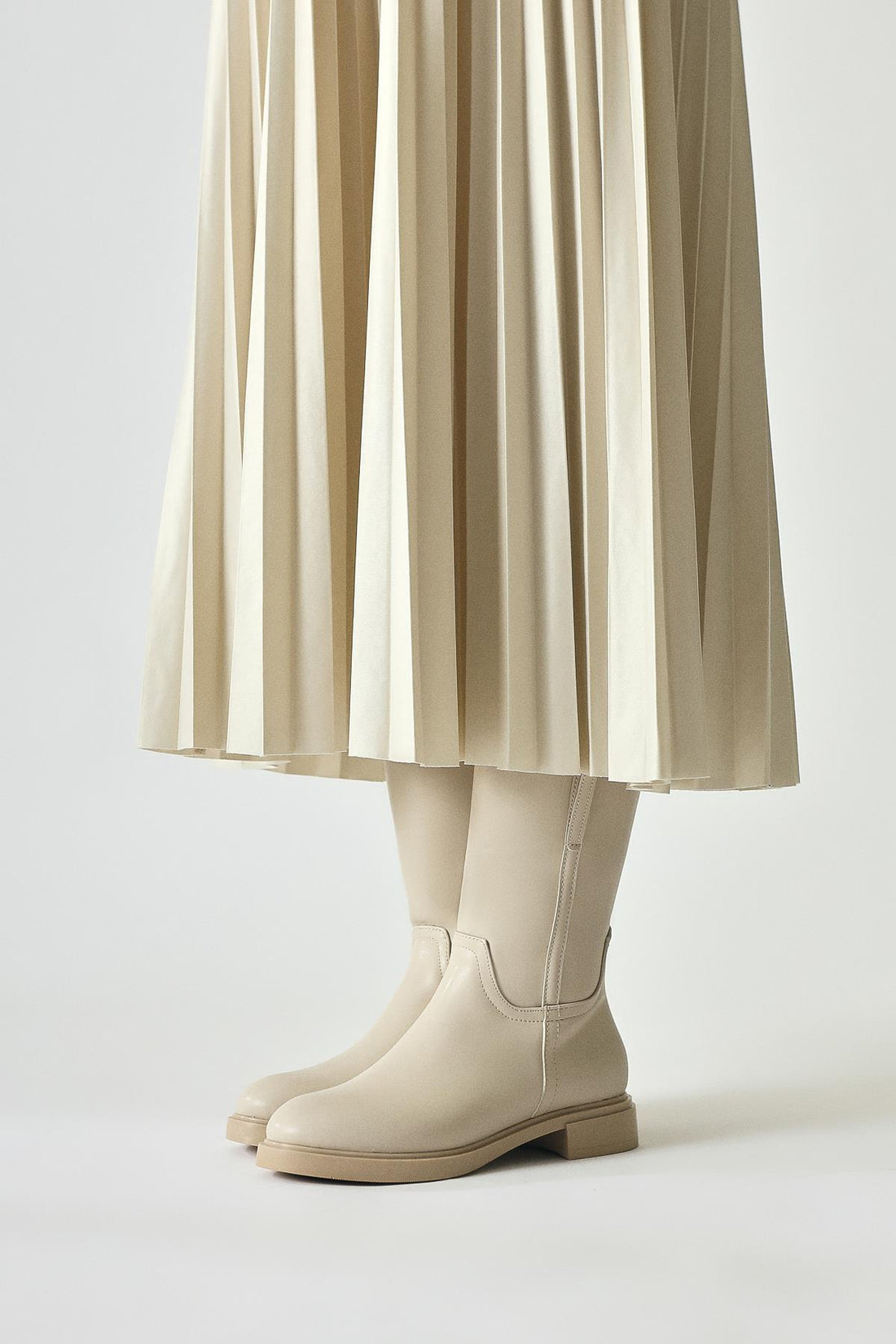 Caterine Beige Kurzstiefel mit Schnallen-Detail