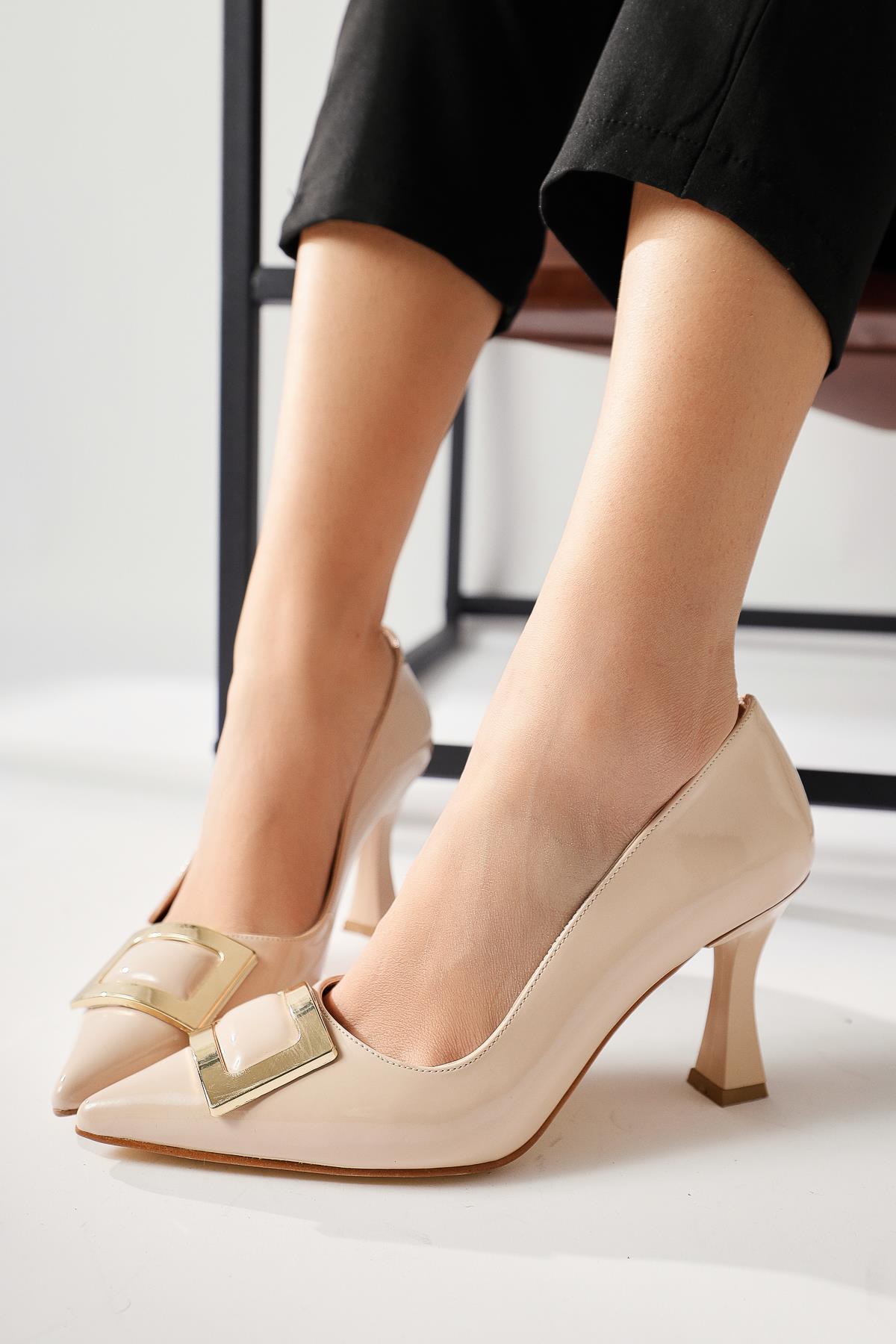 Chalita Ten Buckle Detailed High Heel Shoes
