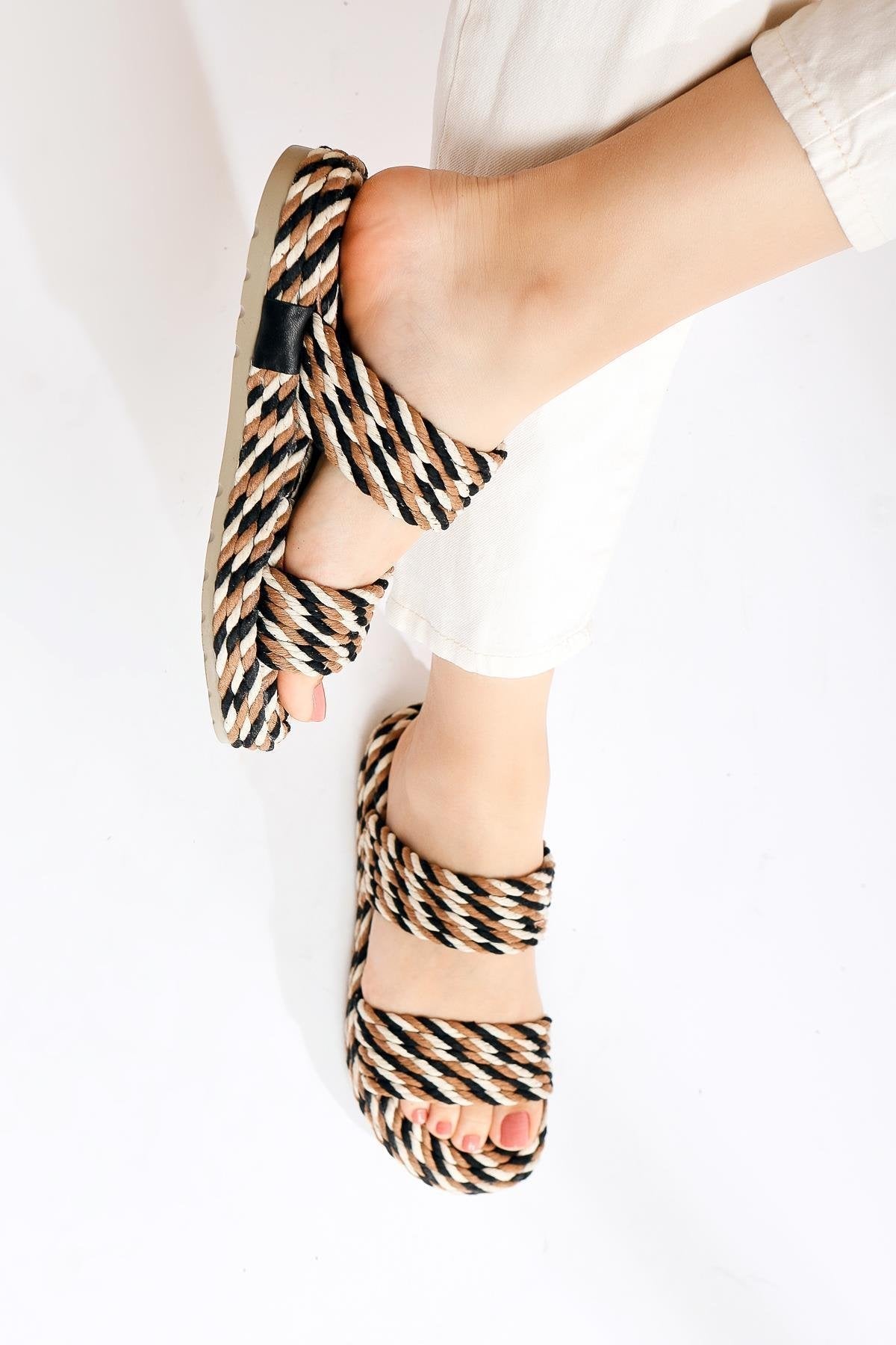 Nemie Schwarze Seilsandale