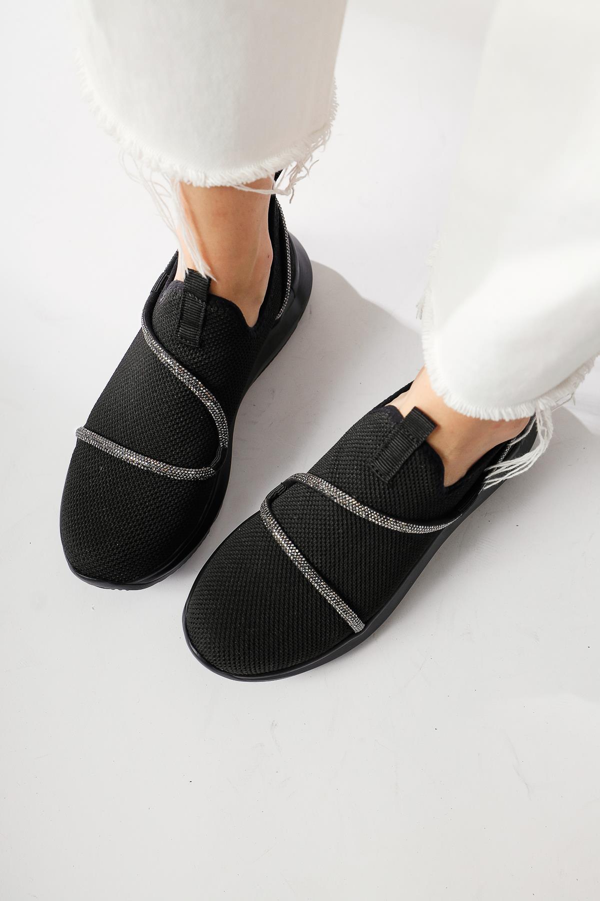 Lorrie Schwarze Sneakers mit Stein-Detail