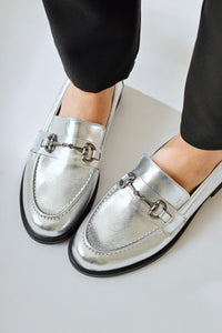 Lise Lott Silver Wrinkled Patent Leather Buckle Detailed Casual Shoes