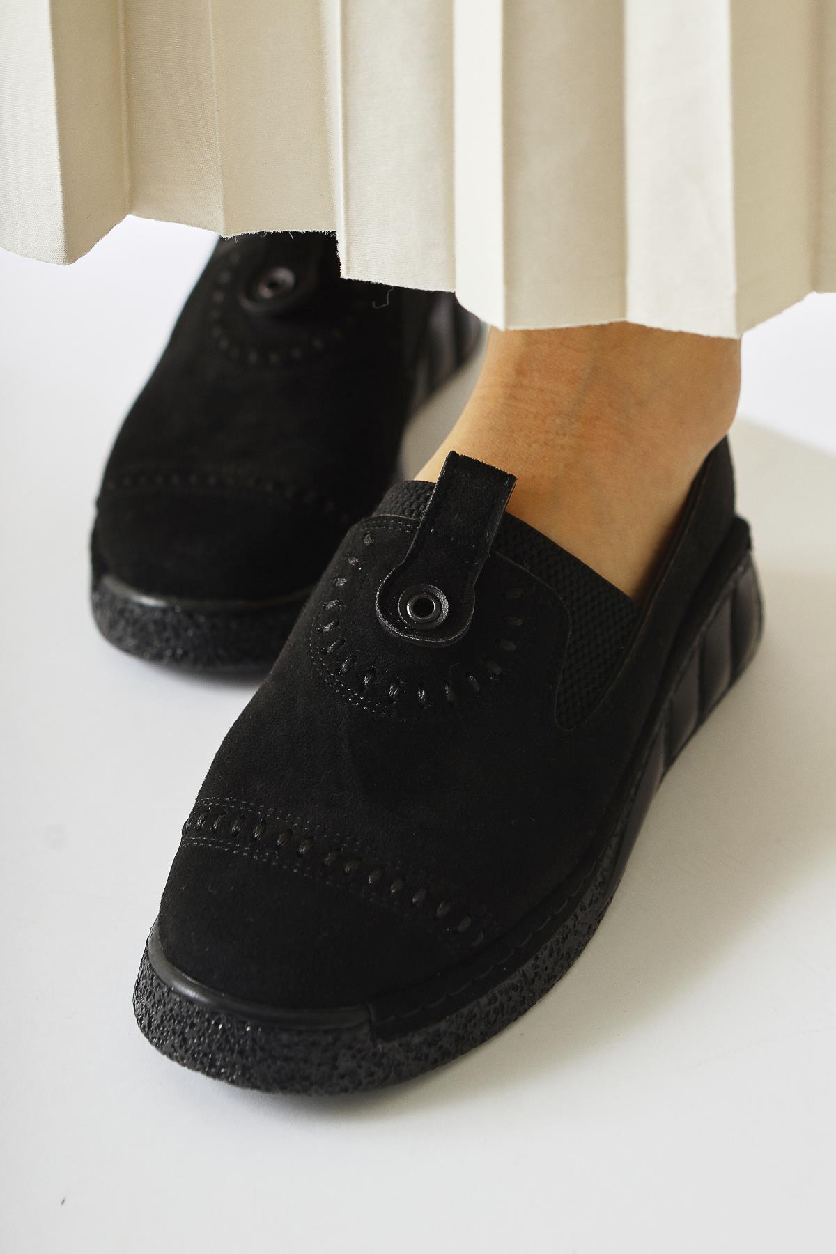 Bethina – Schwarz Ballerina mit Laser-Cut und Nieten-Detail (Damen)