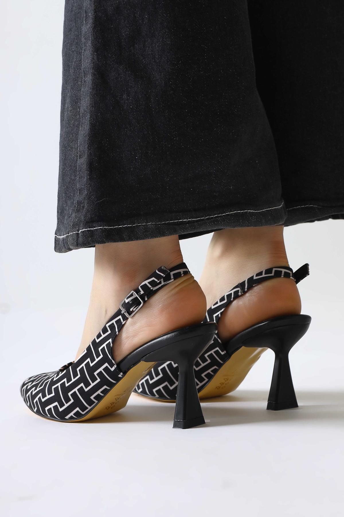 Ernesa Black Geometric Patterned High Heel Shoes