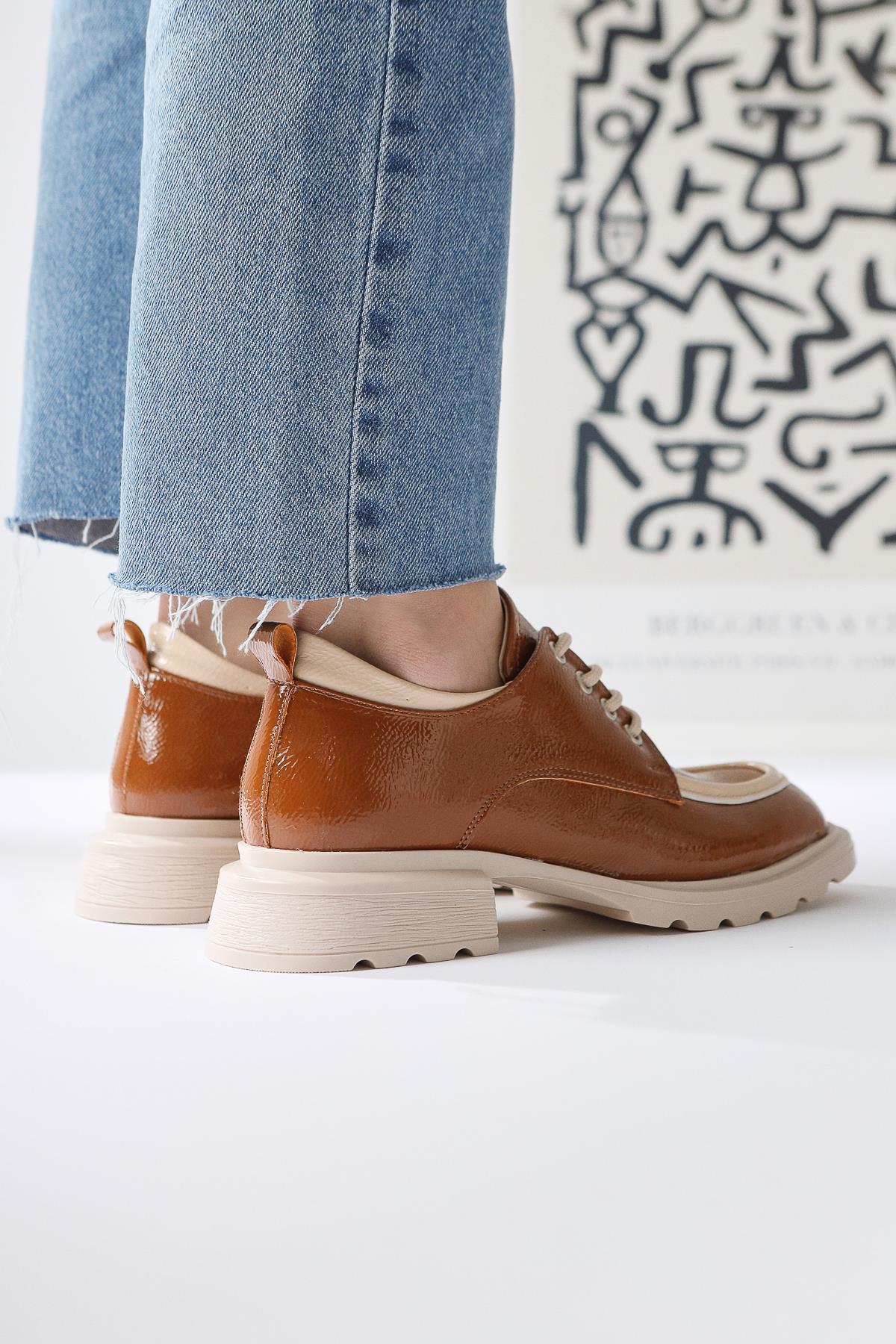 Niven Tan Wrinkled Patent Leather Beige Detailed Loafers