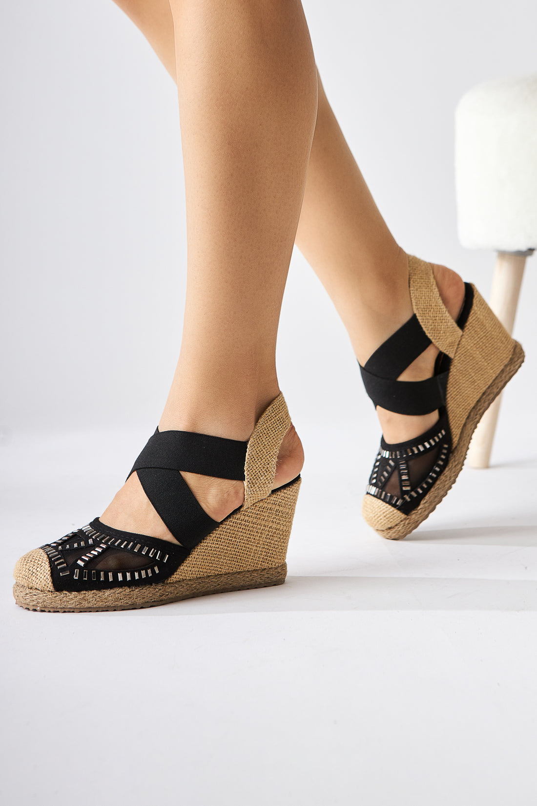 Meliza Schwarze Elastische Geflochtene Sohle Damen Sandale