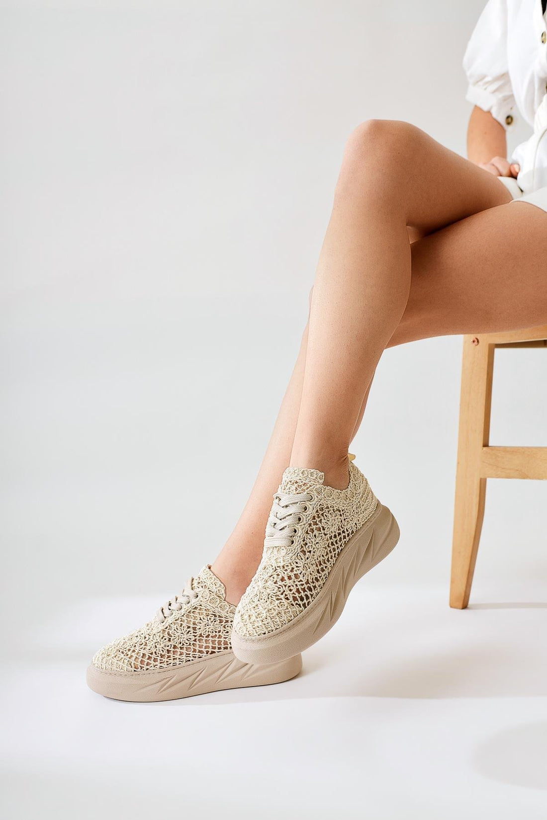 Anete Ten Knit Floral Embroidered Lace-Up Sneakers