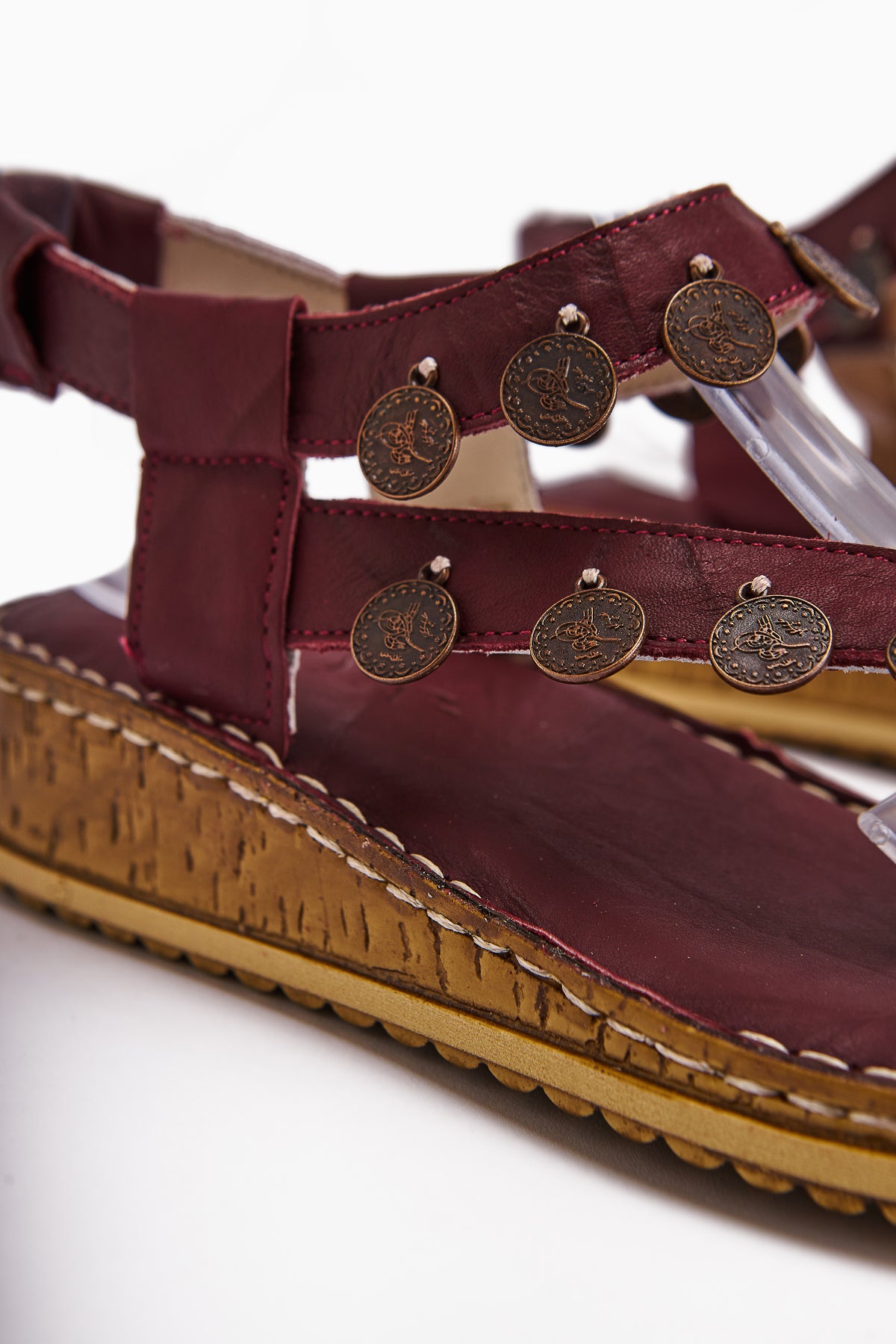 Echtes Leder Lilah Bordeaux Antik Detail Damen Sandale