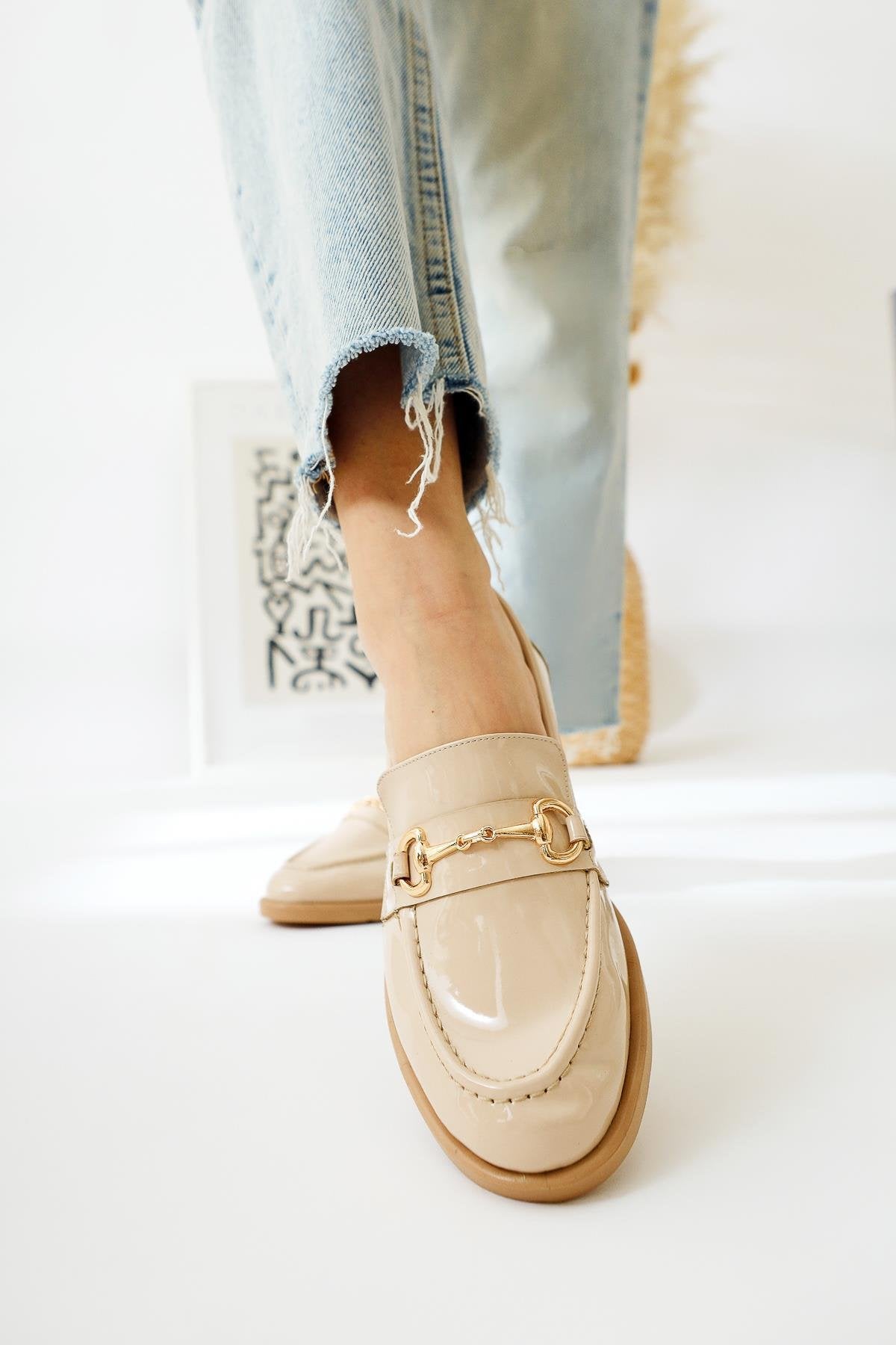 Lise Lott Ten Patent Leather Buckle Detailed Casual Shoes