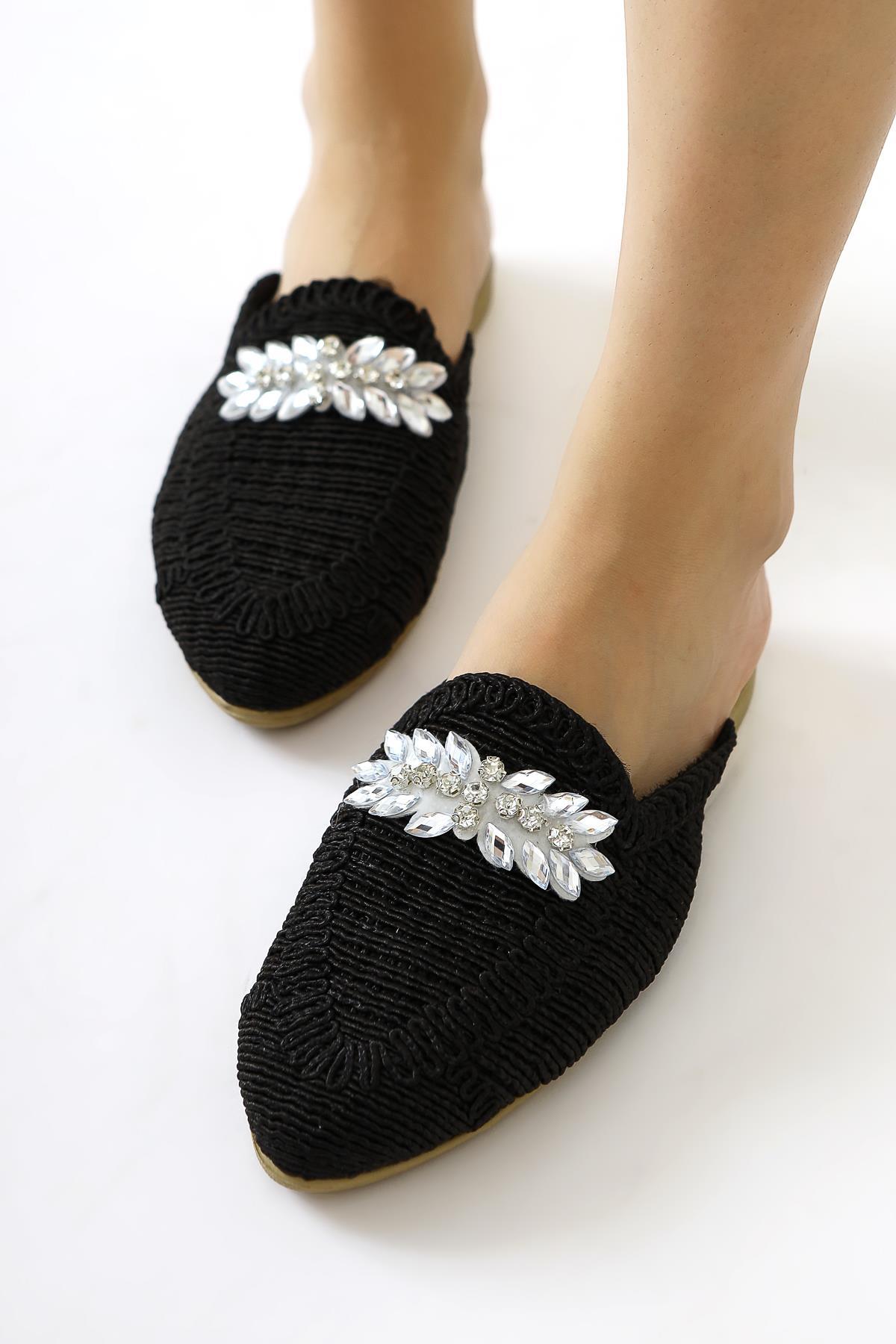 Marlina Black Buckle Detailed Knitted Slippers