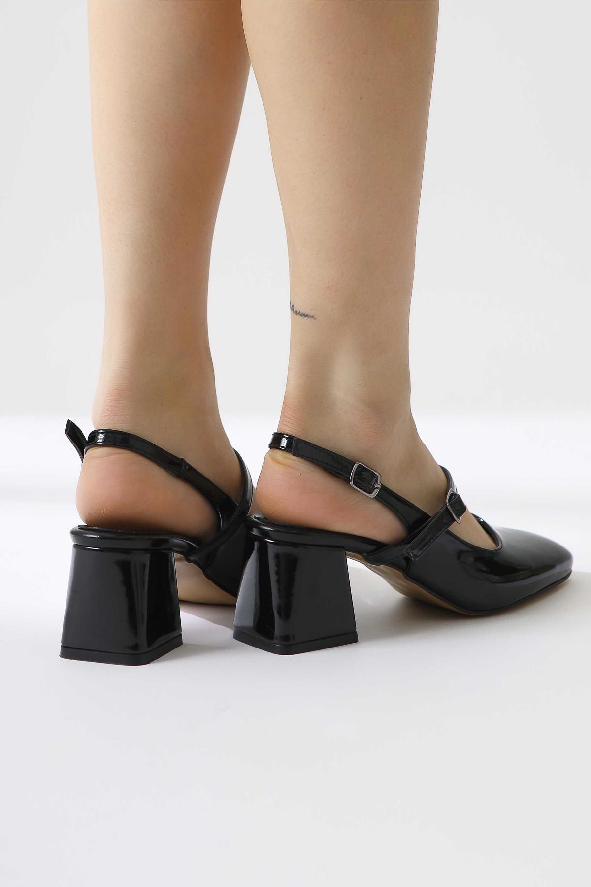 Anna-Belle Black Patent Leather Oval Toe Thin Strap Casual Shoes
