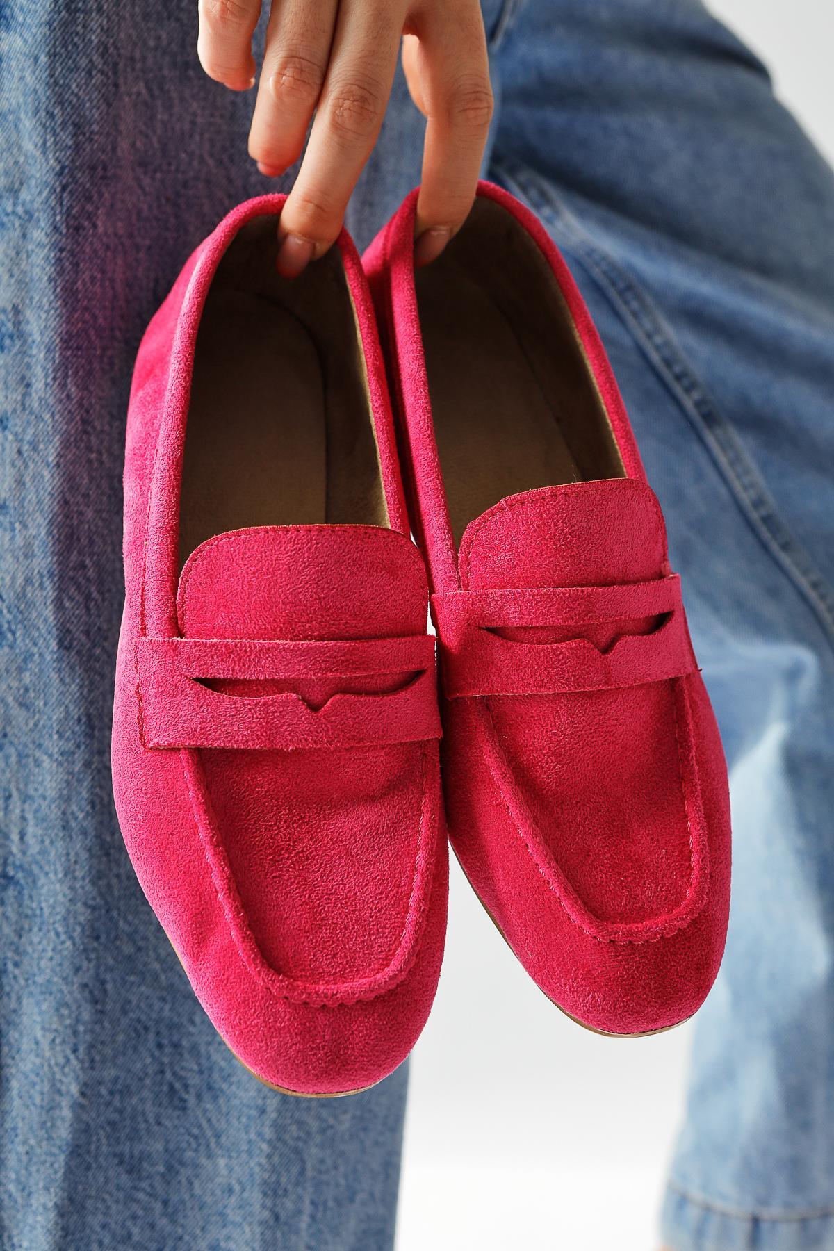 Sheri Fuchsia Suede Casual Shoes