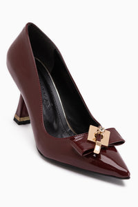 Mimosa Bordeaux Lackleder Spitzzehen-Einzelstein-Schnalle Detail Damen Absatzschuhe