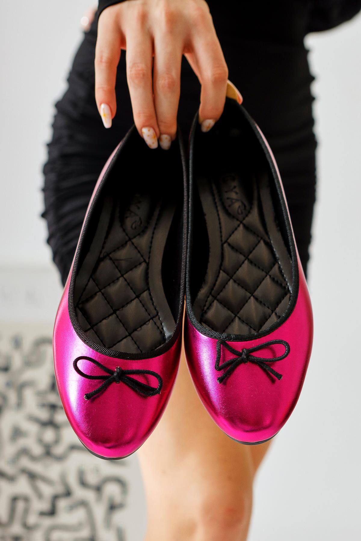 Sille Fuchsia Wrinkled Leather Bow Detailed Ballerinas