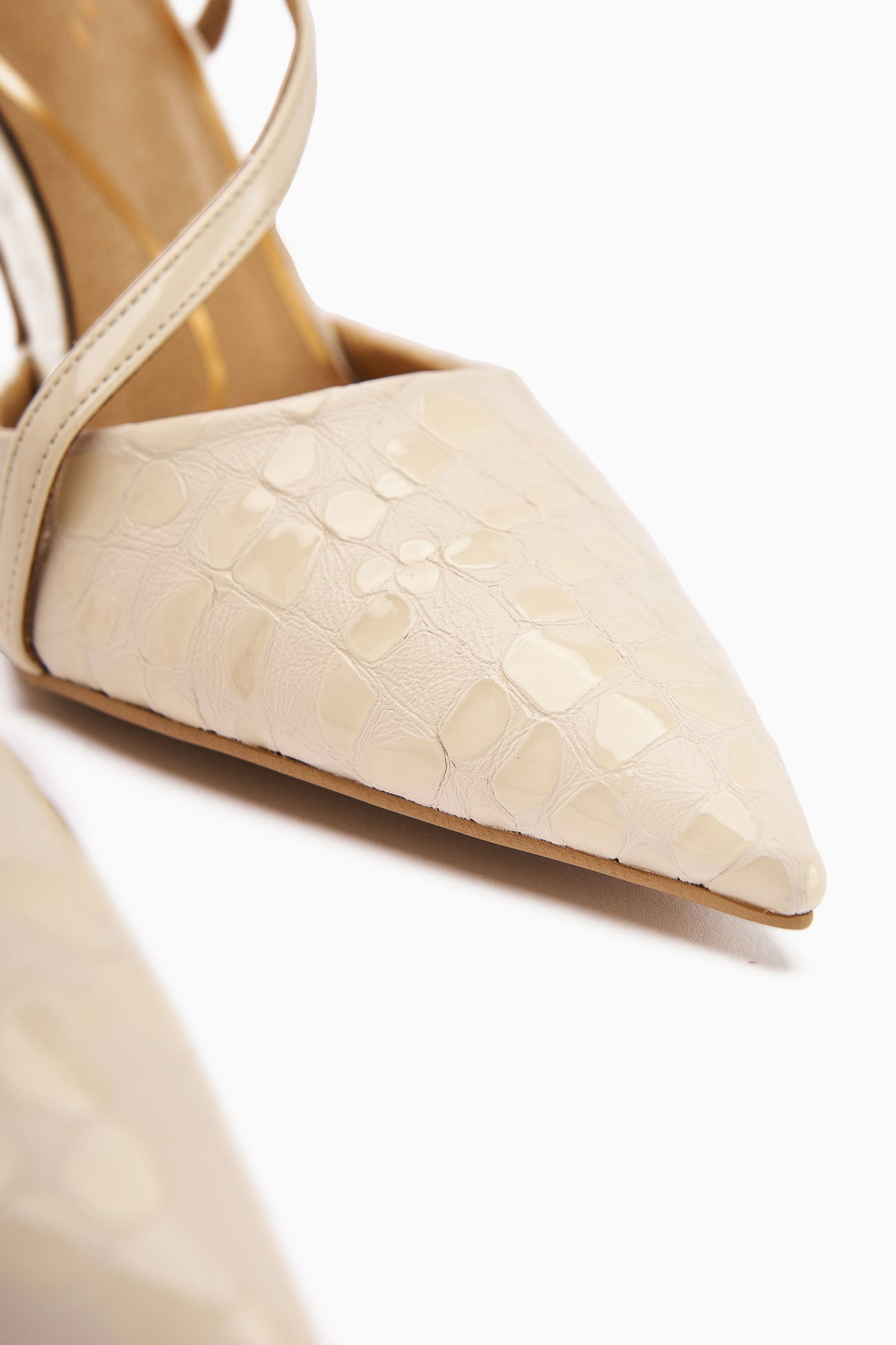 Sarah Genuine Leather – Beige Croc-Embossed Pointed-Toe Heeled Shoe (Women)