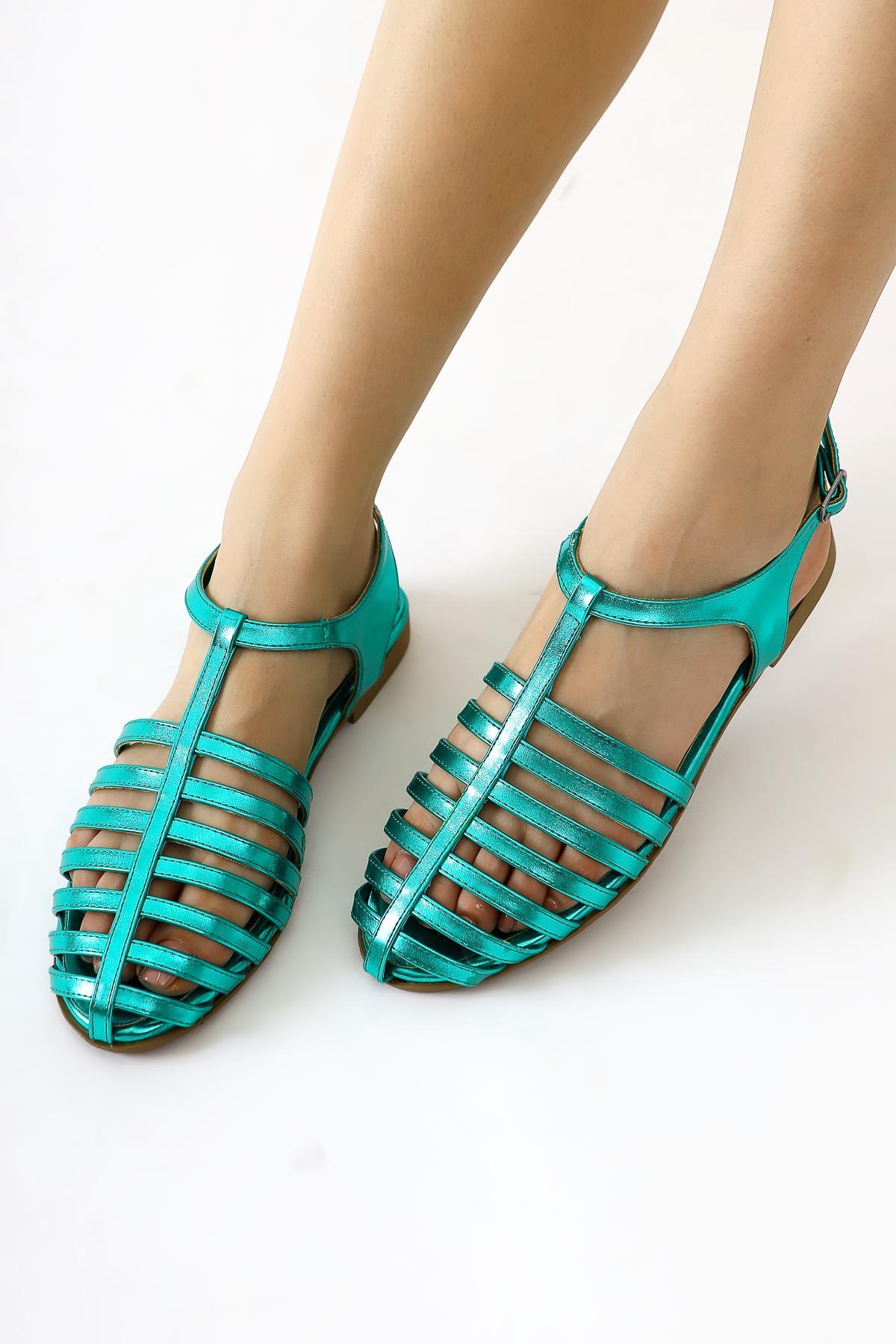 Zafu Green Patent Leather Thin Strapped Flat Sandals