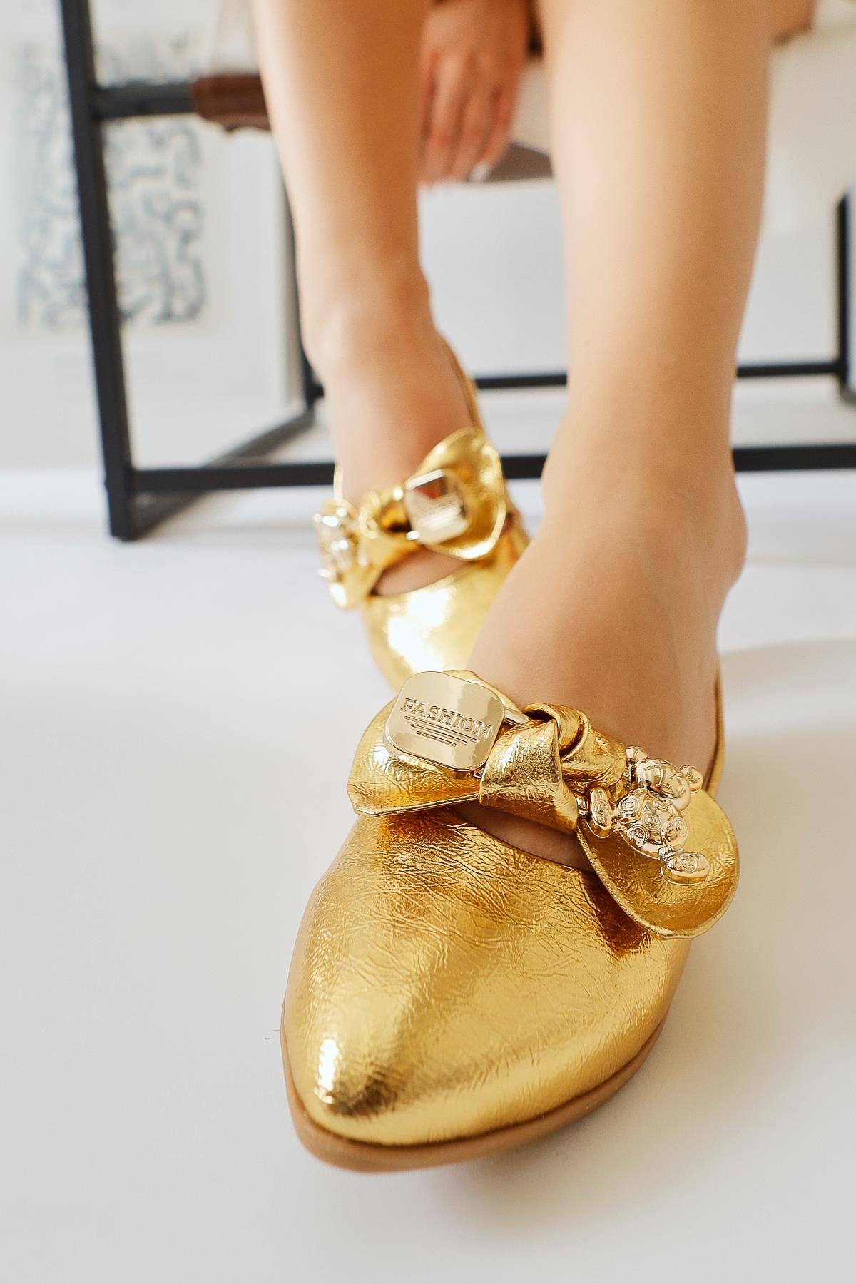 Joselin Gold Wrinkled Patent Leather Bow Accessory Ballerinas