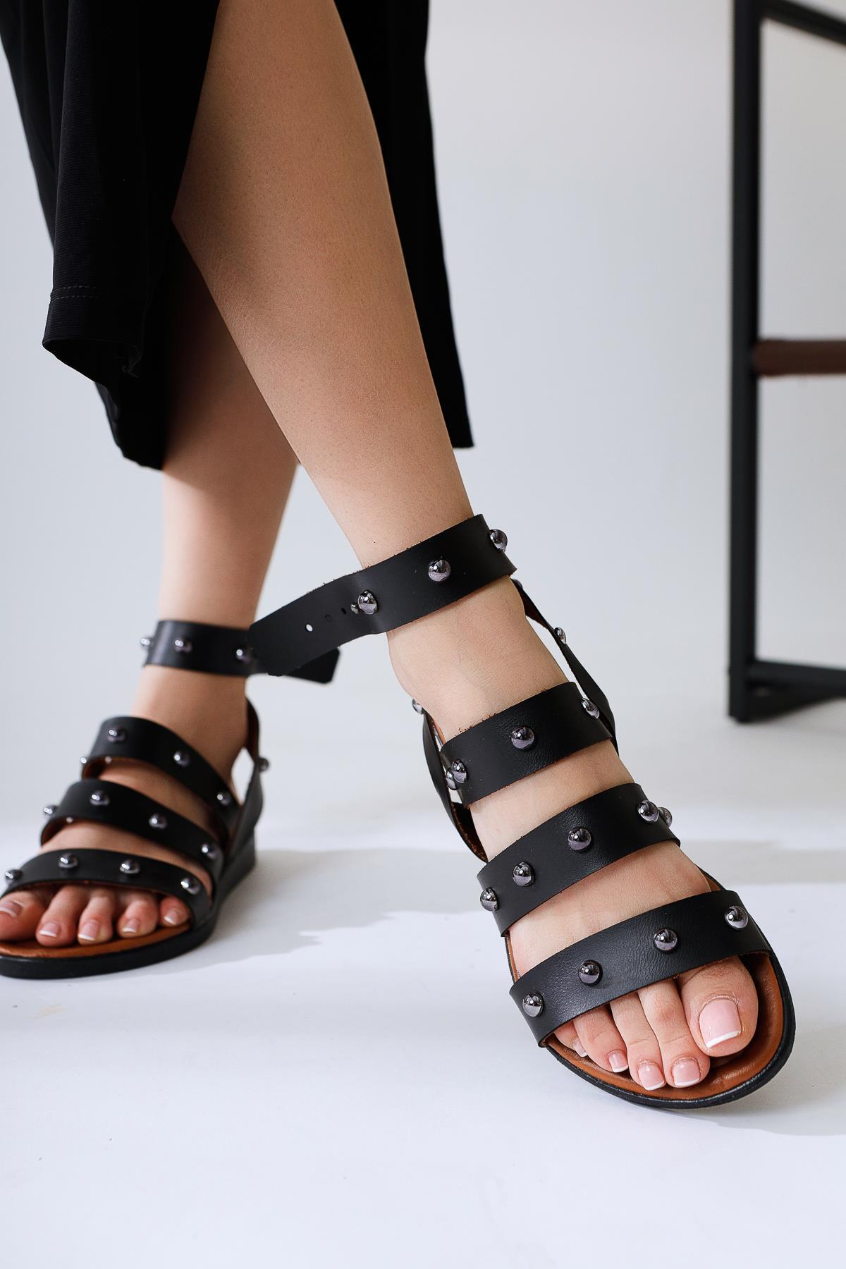 Hansa Echtes Leder Schwarze Nietenriemen Sandalen