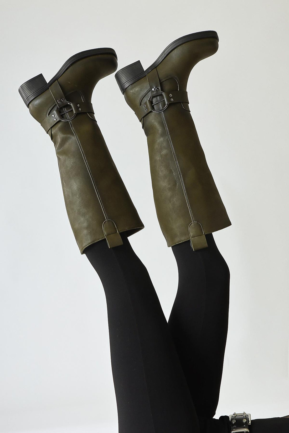 Soleil Khaki Gürtel Detail Pull-On Stiefel