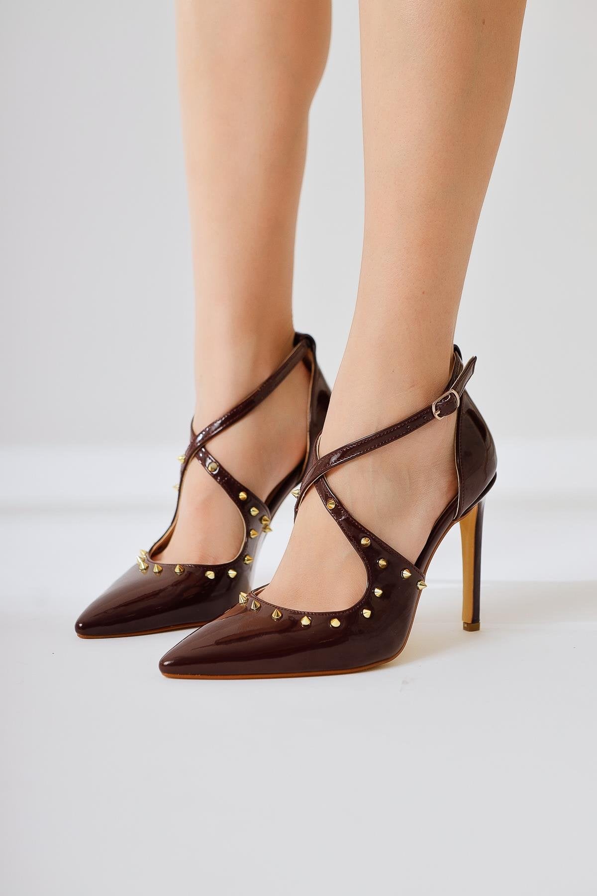 Tinde Burgundy Pointed Toe Rivet Detailed Thin Heel Shoes