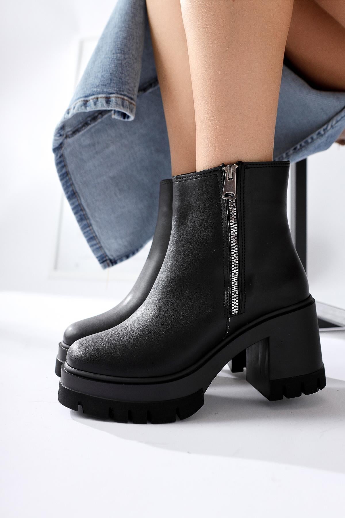 Enana Black Chunky Sole Platform Boots