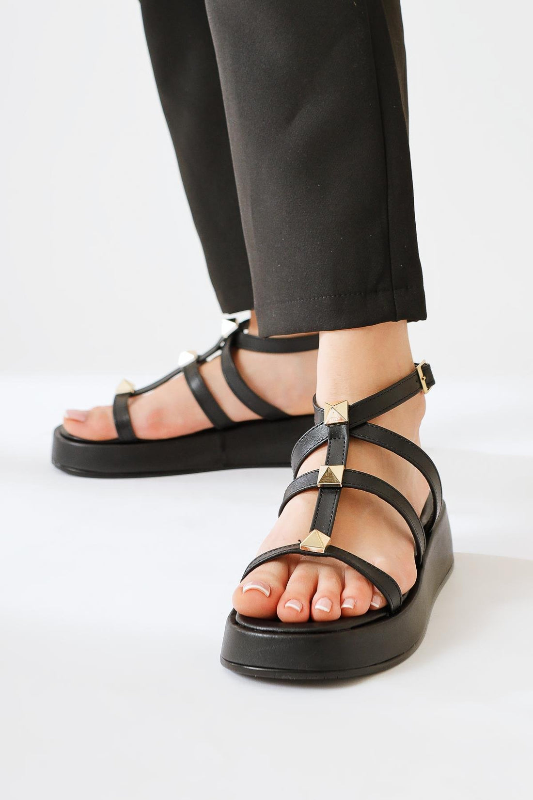 Thurza Schwarz Dicksohlige Damen Sandale