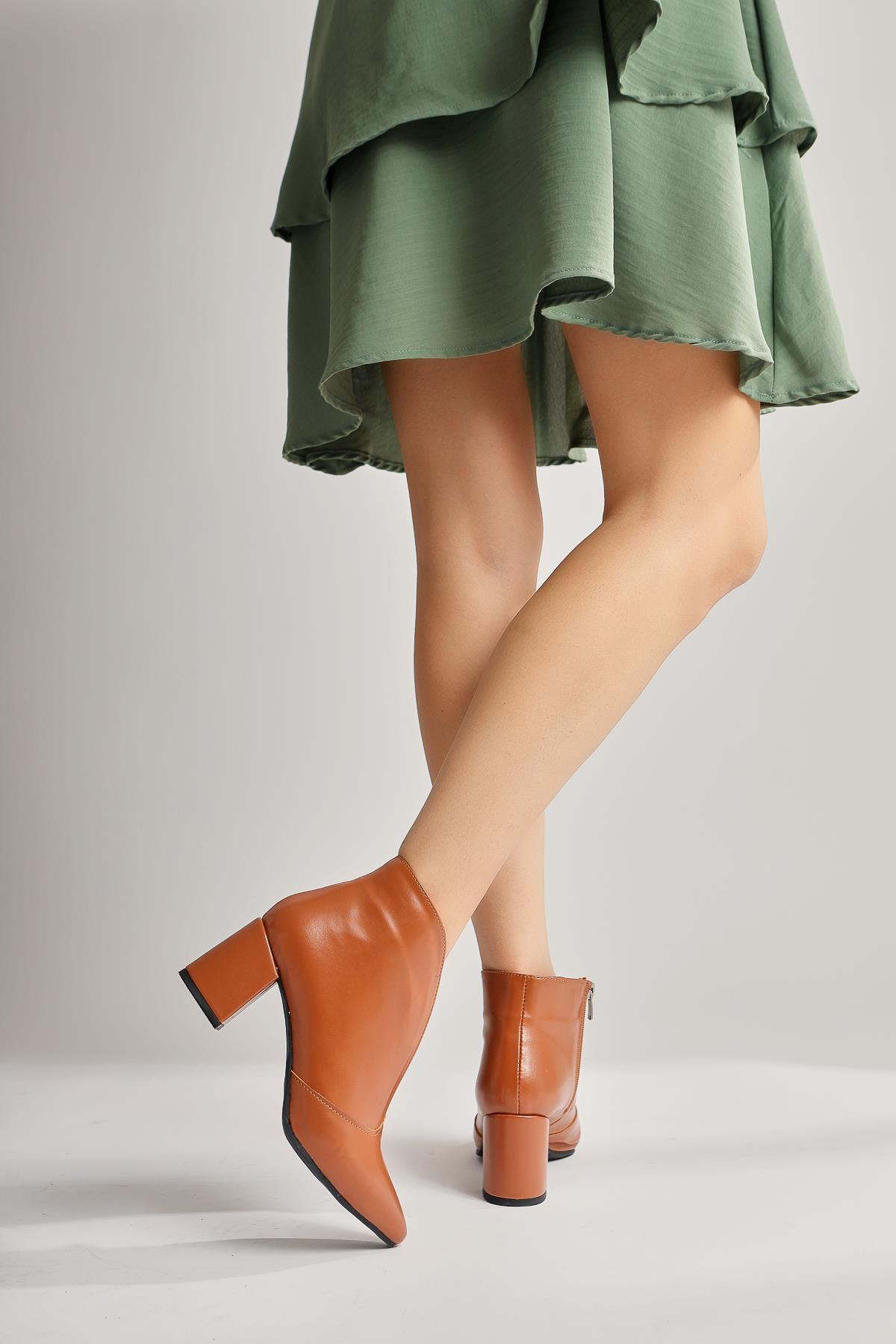 Maria Elena Brown Pointed Toe Zippered Heeled Boots