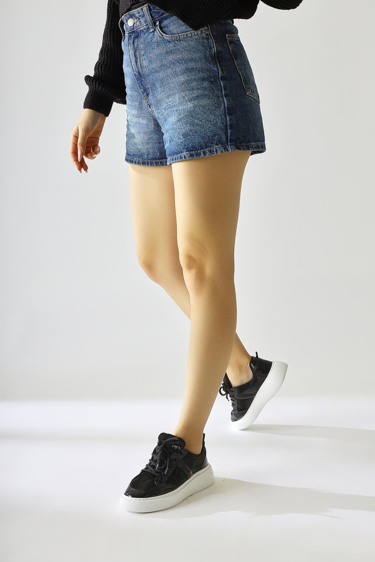 Jakleen Schwarze Lackleder Detaillierte Fallschirm Sneakers