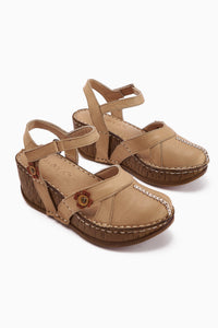 Echtes Leder Katlyn Beige Blumen Detail Geschlossene Zehe Keil Sandale