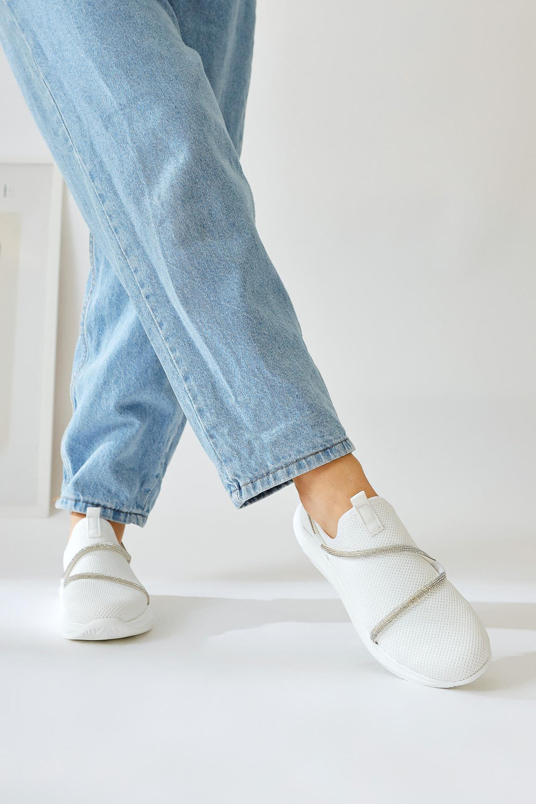 Lorrie White Stone Detailed Stone Detailed Sneakers