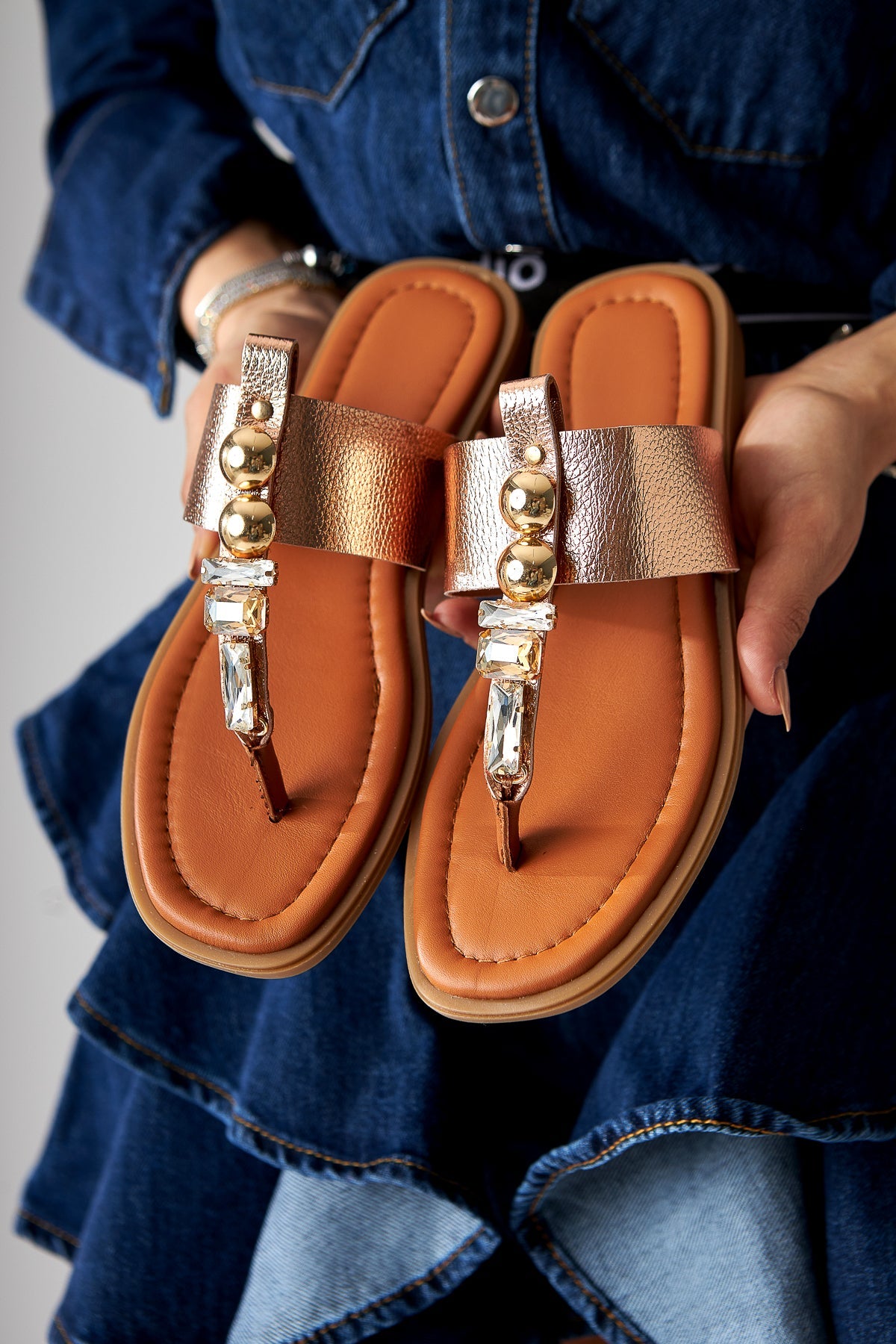 Petya Echtes Leder Taba Steinverzierte Damen Flip Flops