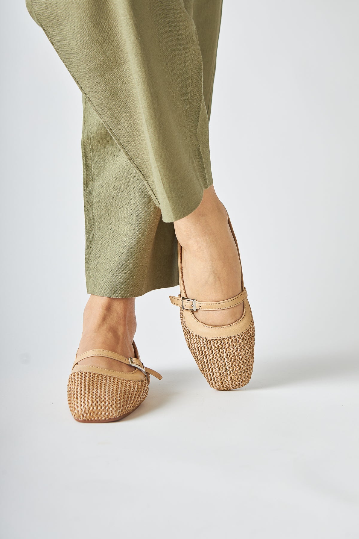 Remza Damen Ballerina mit Schnalle, Bequemer Alltagsschuh, Strohgewebte Textur