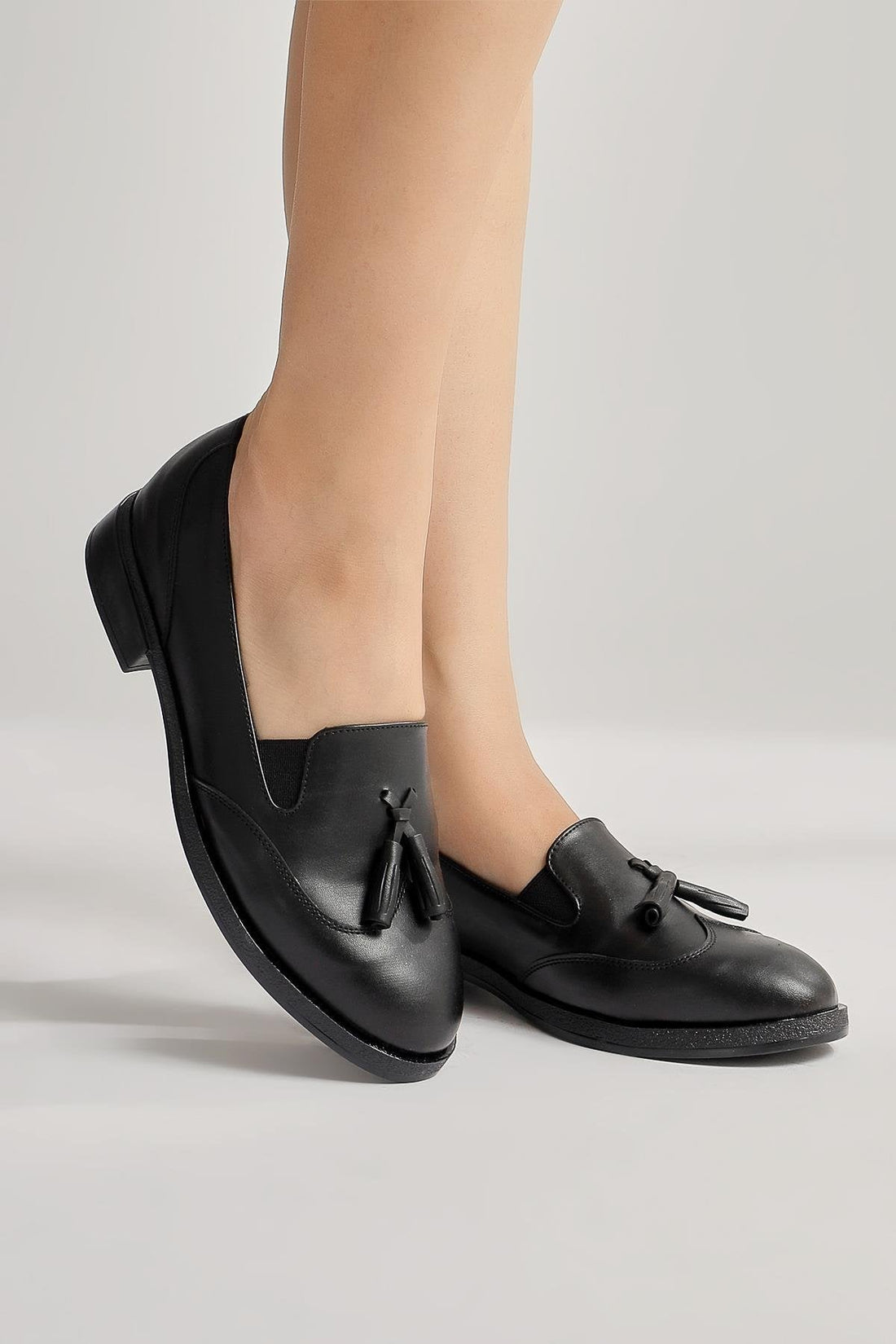 Vinny – Schwarz Schuh mit Fransen-Detail (Damen)
