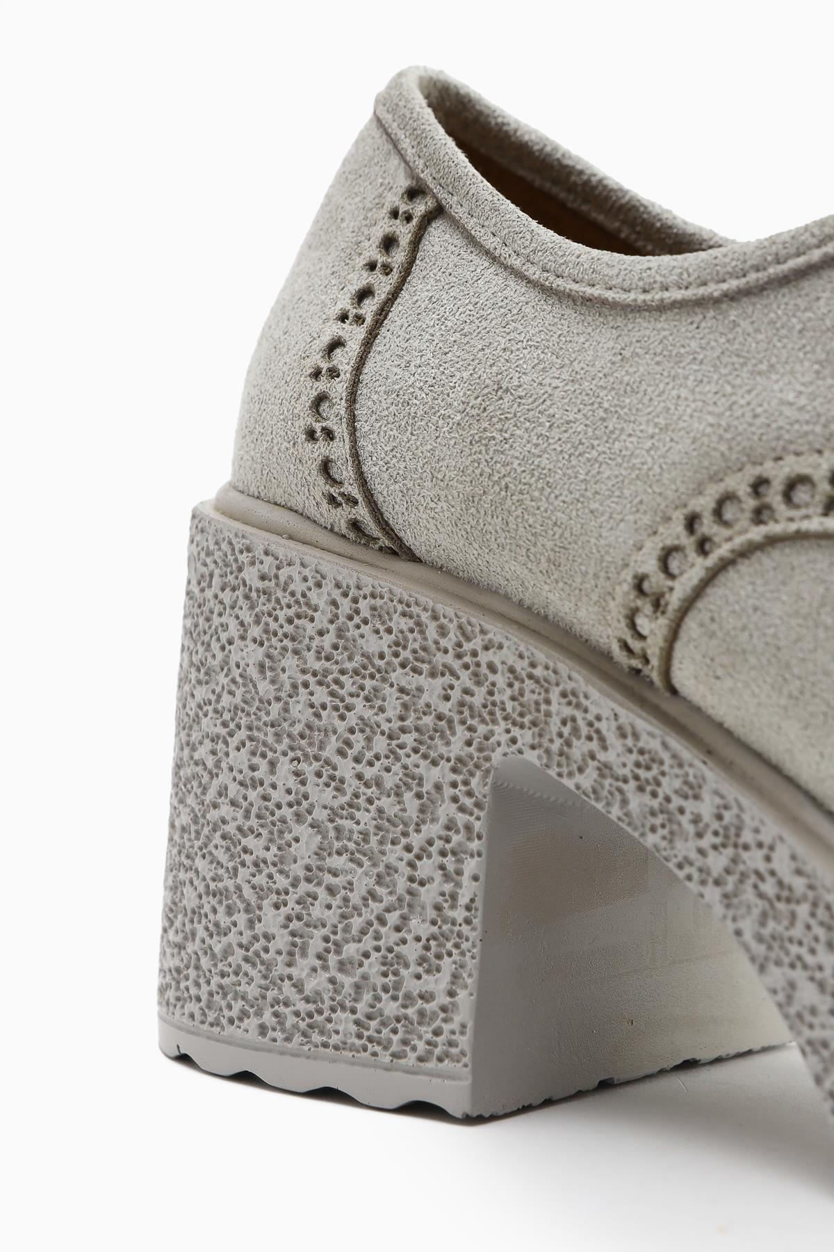 Lenie Ice Wildleder Laser Cut Detail Alltagsschuh für Damen