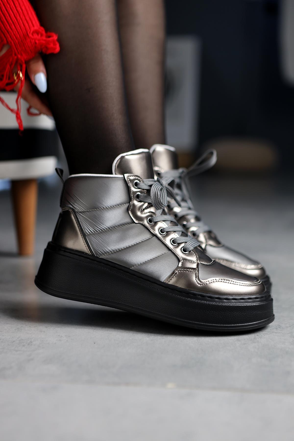 Raia – Platinum Phosphorescent Textile Lace-Up Sport Boot
