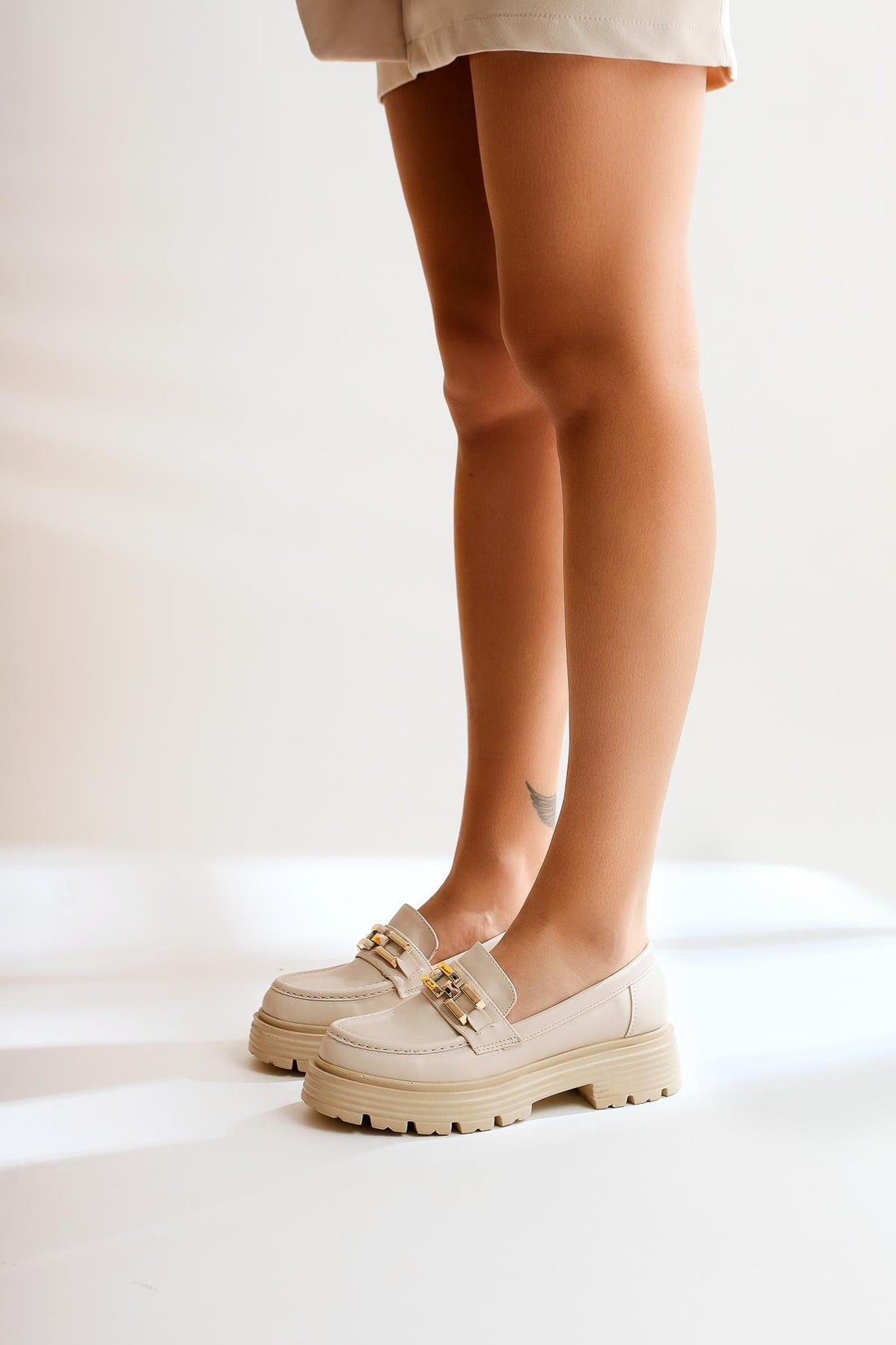 Benaz Beige Buckle Detailed Oxford Shoes