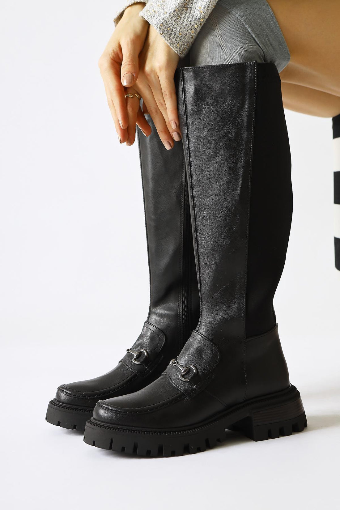 Meli Schwarze Neoprenstiefel mit Schnallen-Detail und Riemen