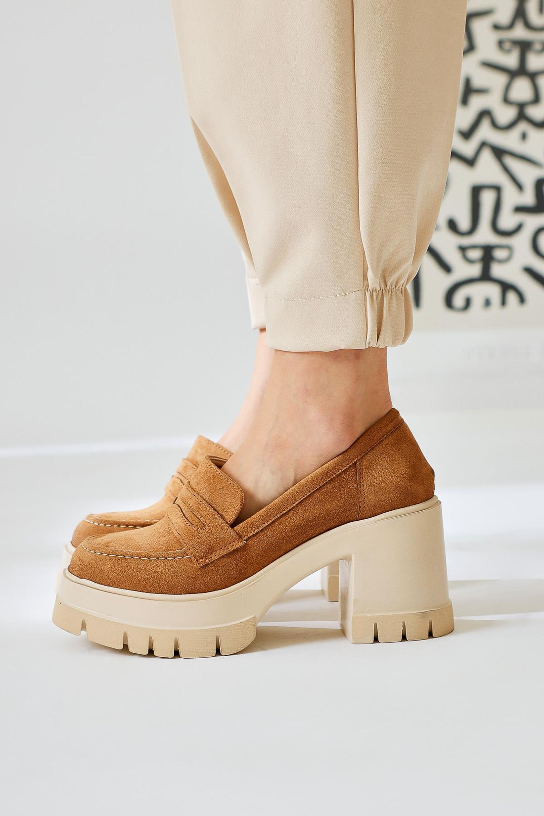 Chanpen Nerz Wildleder Schnallen Detail Plattform Freizeitschuh