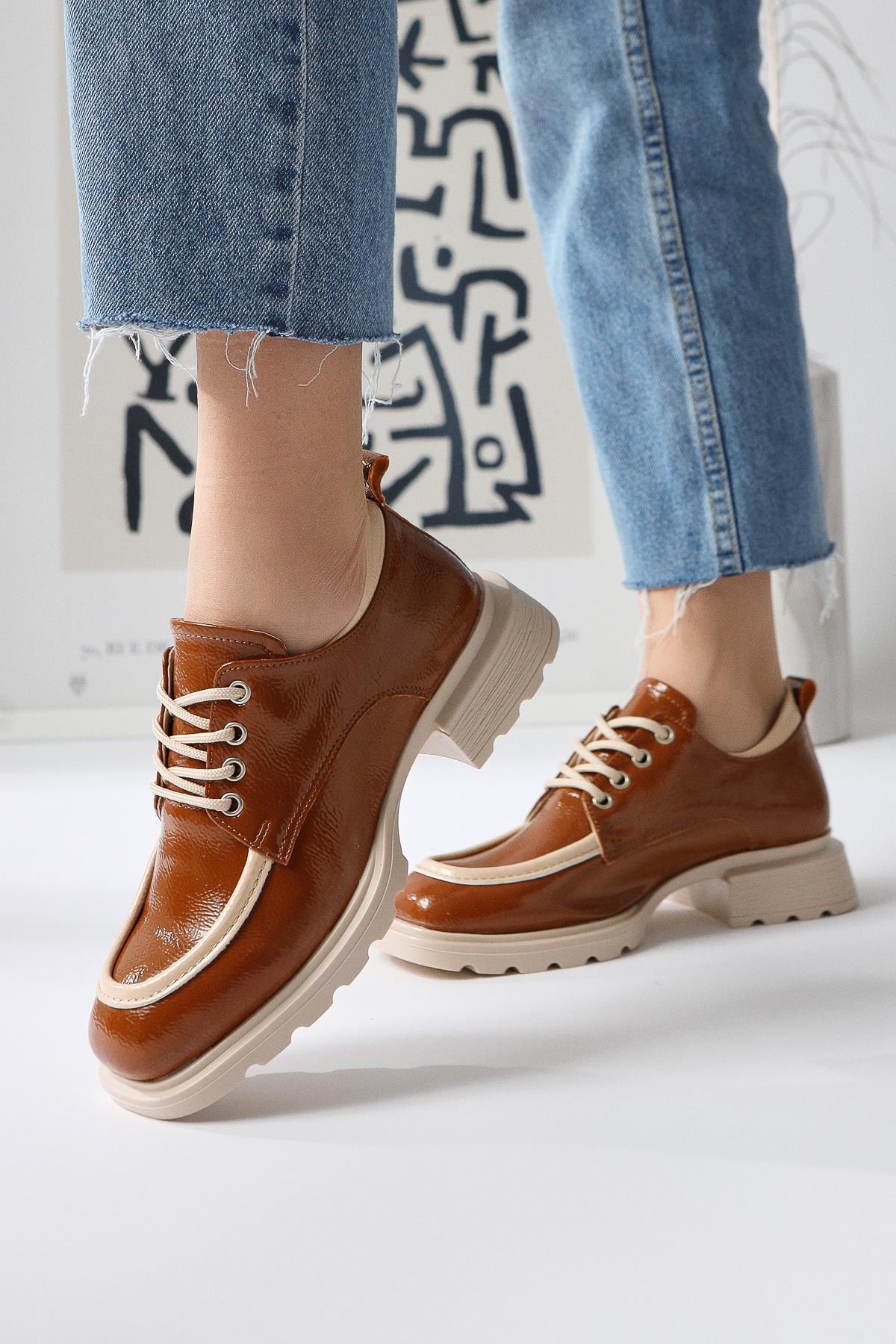 Niven Tan Wrinkled Patent Leather Beige Detailed Loafers