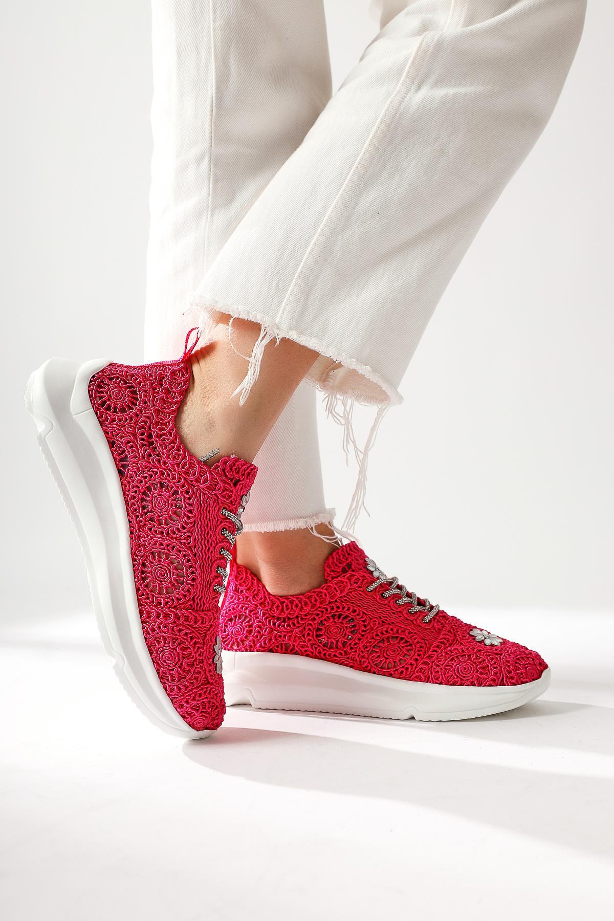 Matty Fuchsia Stein Detail Strick Sneaker