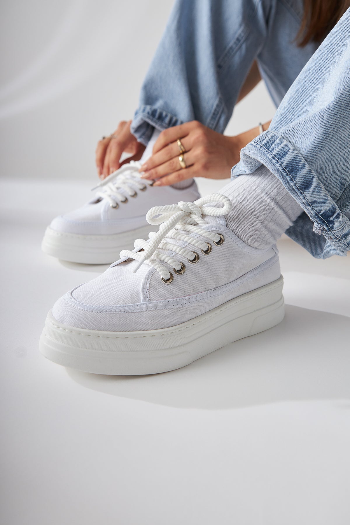 Sassa Beyaz Yüksek Tabanlı Bağcıklı Kadın Sneaker