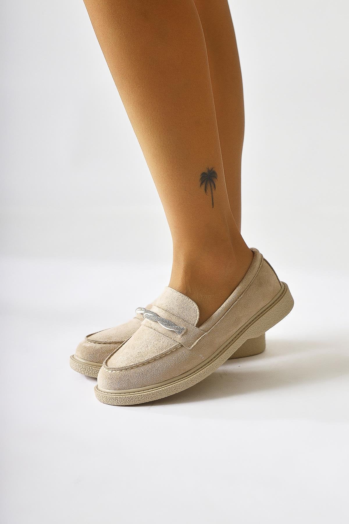 Herolinda Beige Wildleder Steinverzierte Schnallen-Detail Freizeitschuhe