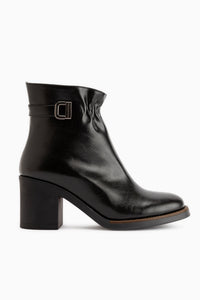 Nita Black Belt Detailed Women’s Boots