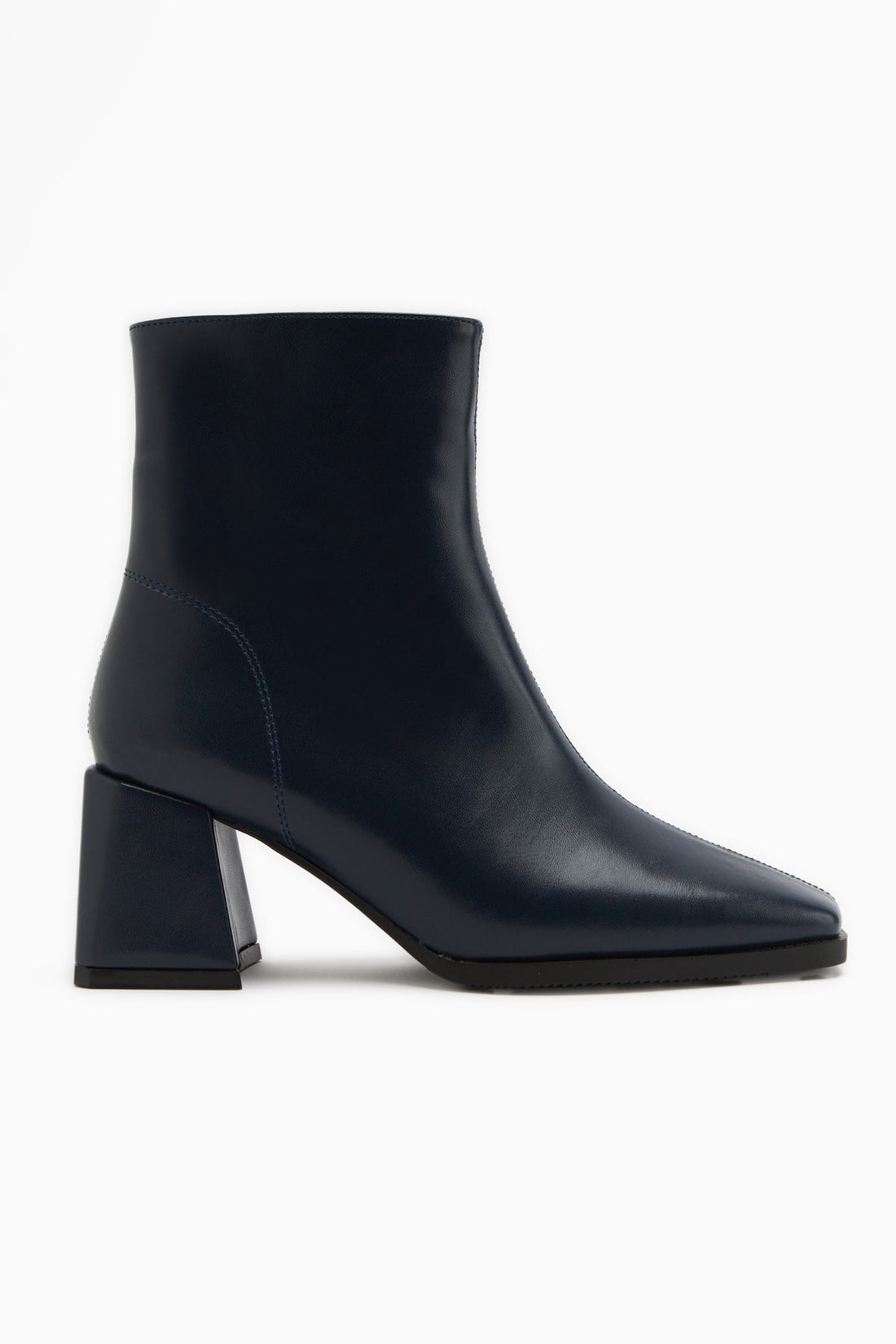 Margot – Navy Stiefelette mit eckiger Zehenpartie und Absatz (Damen)